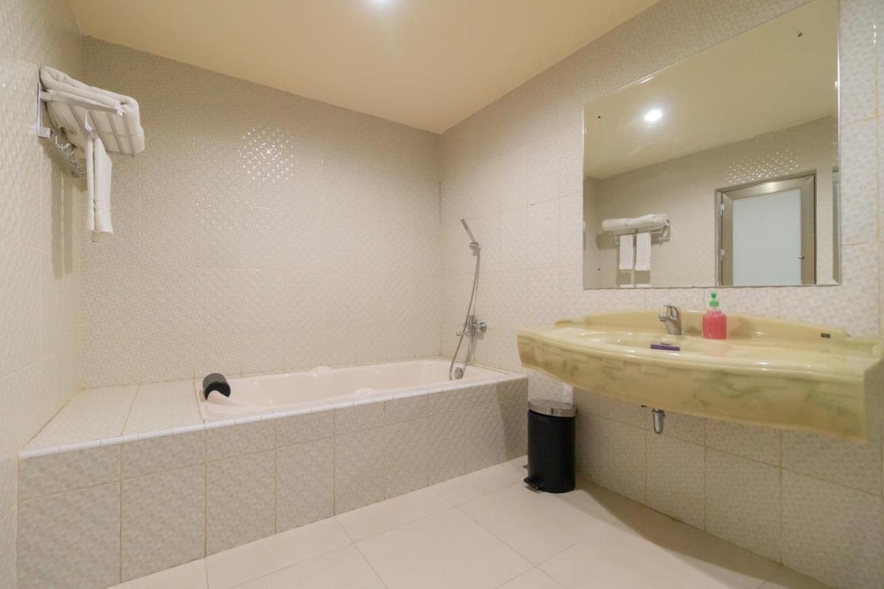 Urbanview Skip Hotel