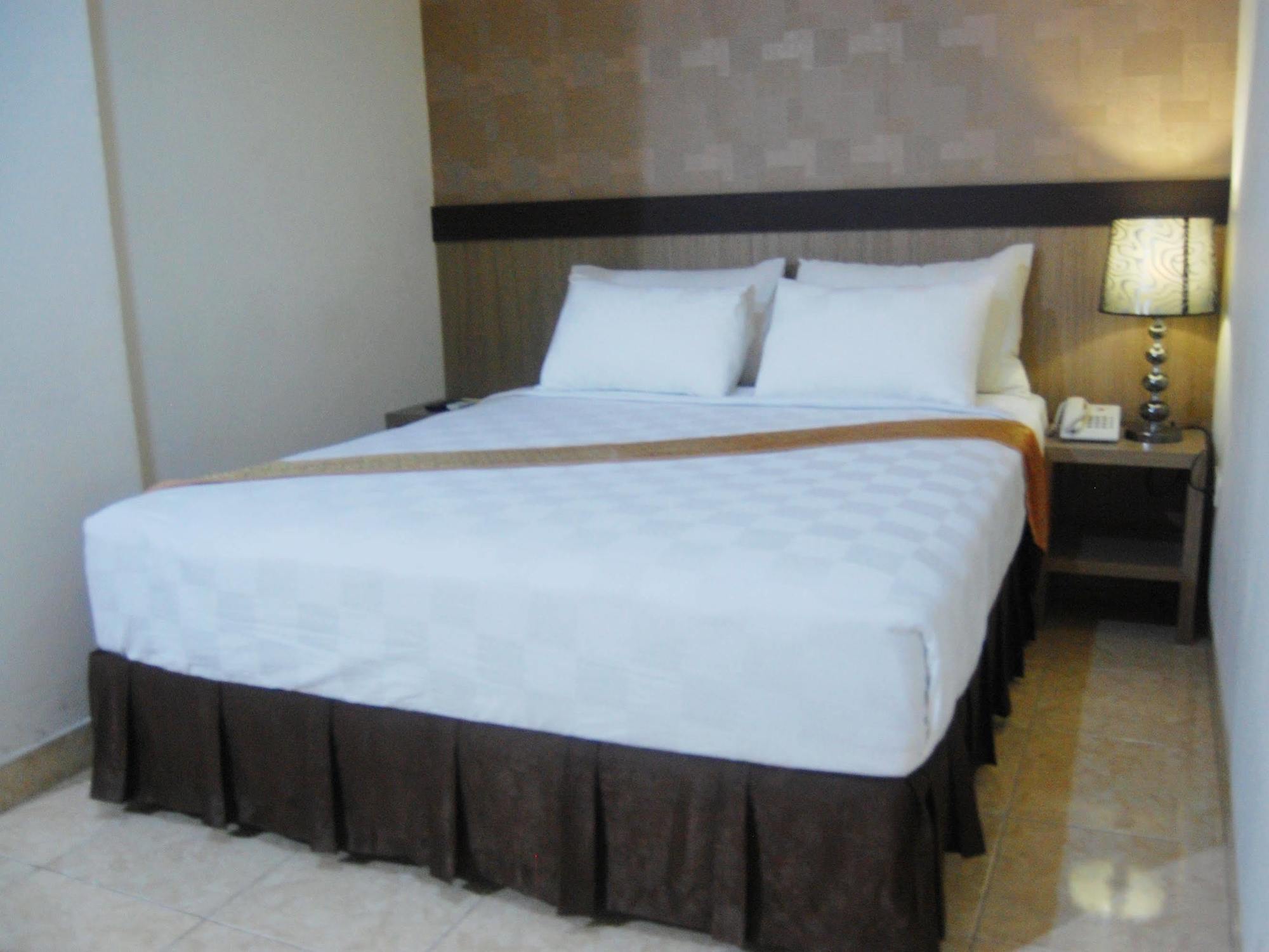Urbanview Skip Hotel